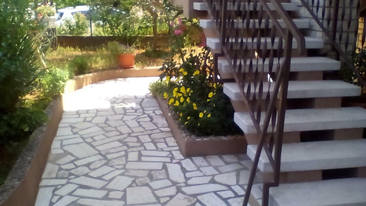 Apartment Tea Pula Bagian luar foto