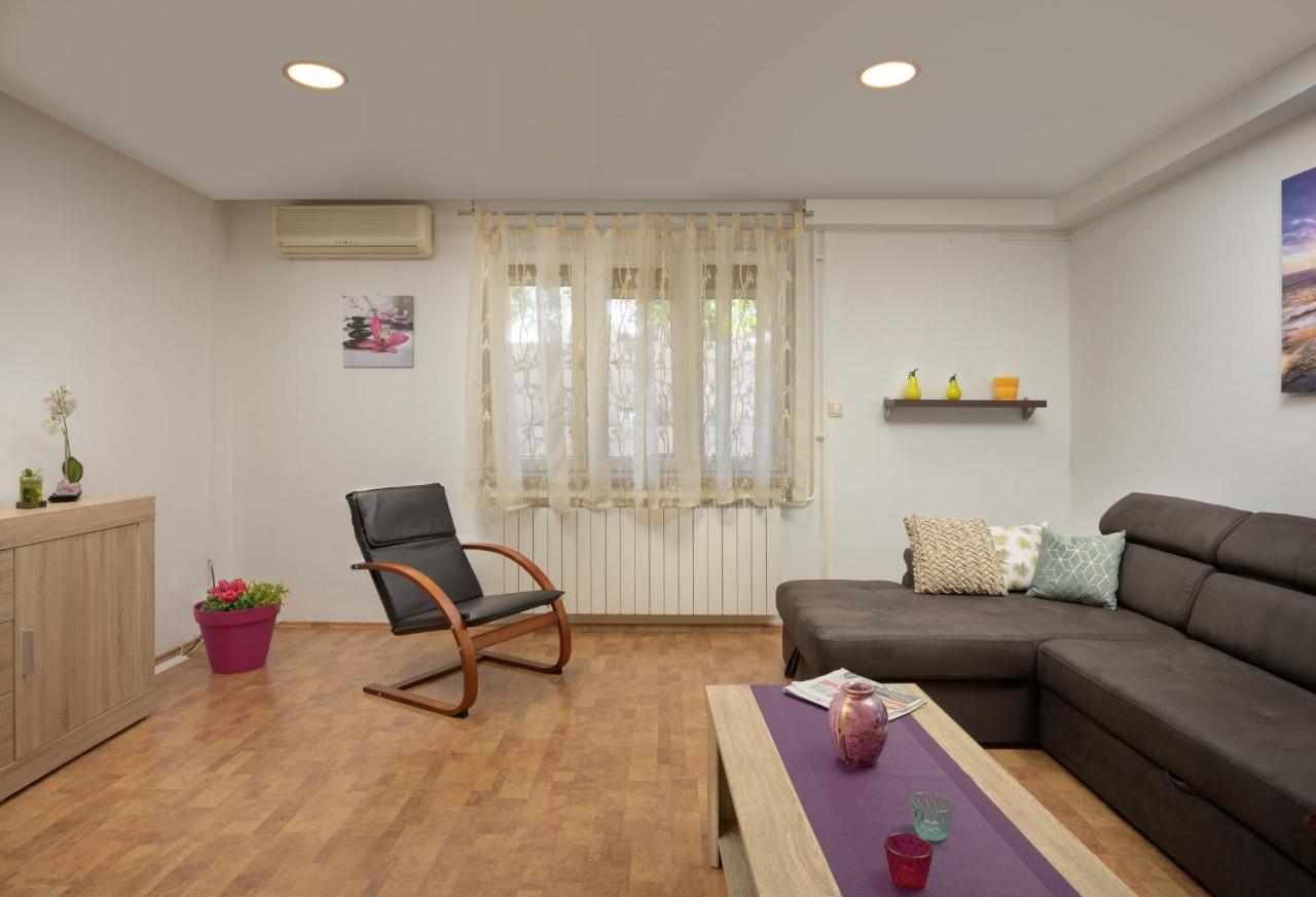 Apartment Tea Pula Bagian luar foto