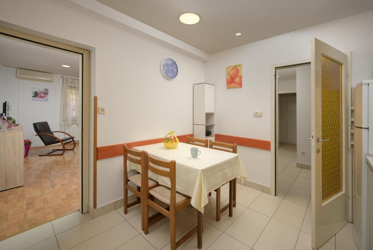 Apartment Tea Pula Bagian luar foto