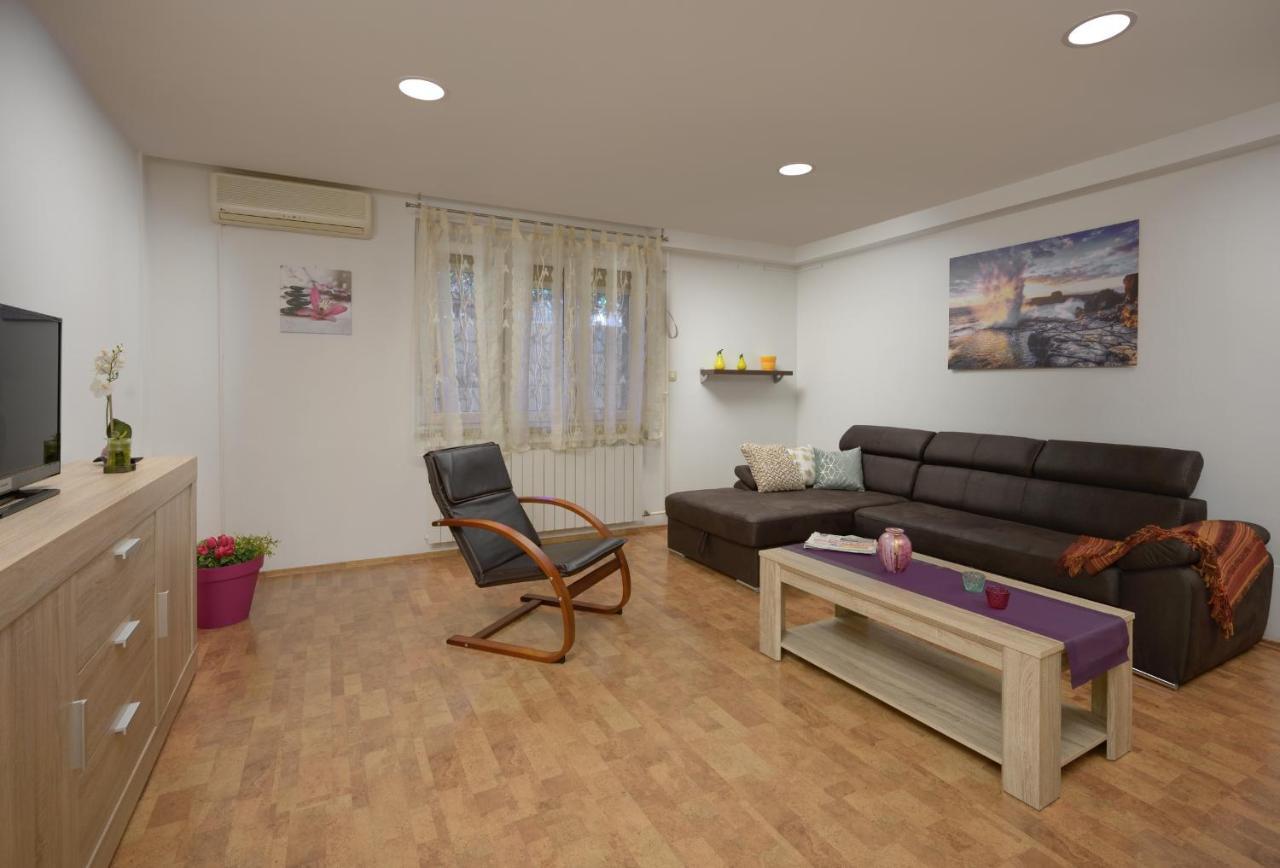 Apartment Tea Pula Bagian luar foto